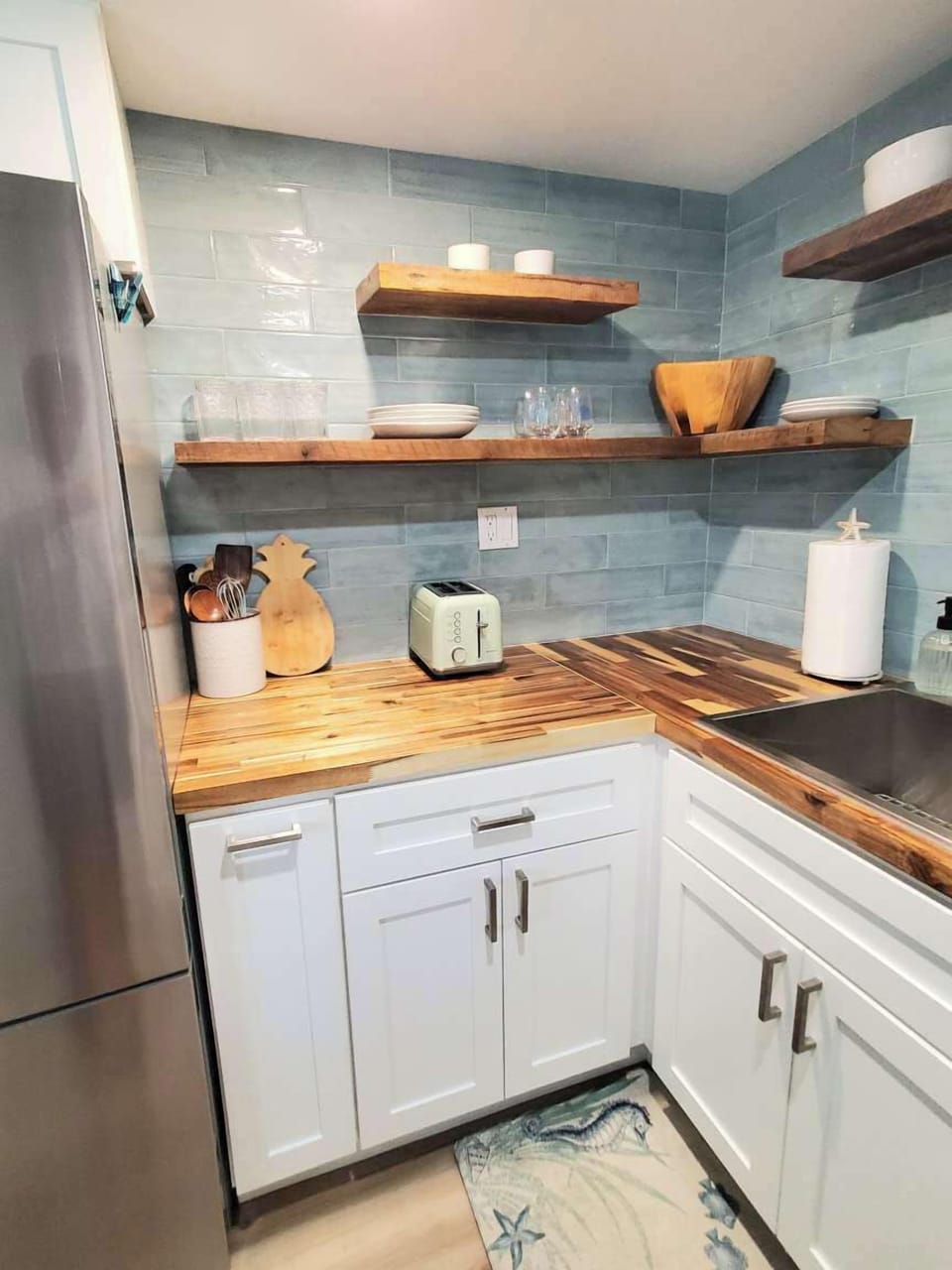 Fully Stocked Kitchen! Pots, pans, baking sheets, blender, toaster, spices, oil and so much more! Don't forget to check out the coffee bar as well!