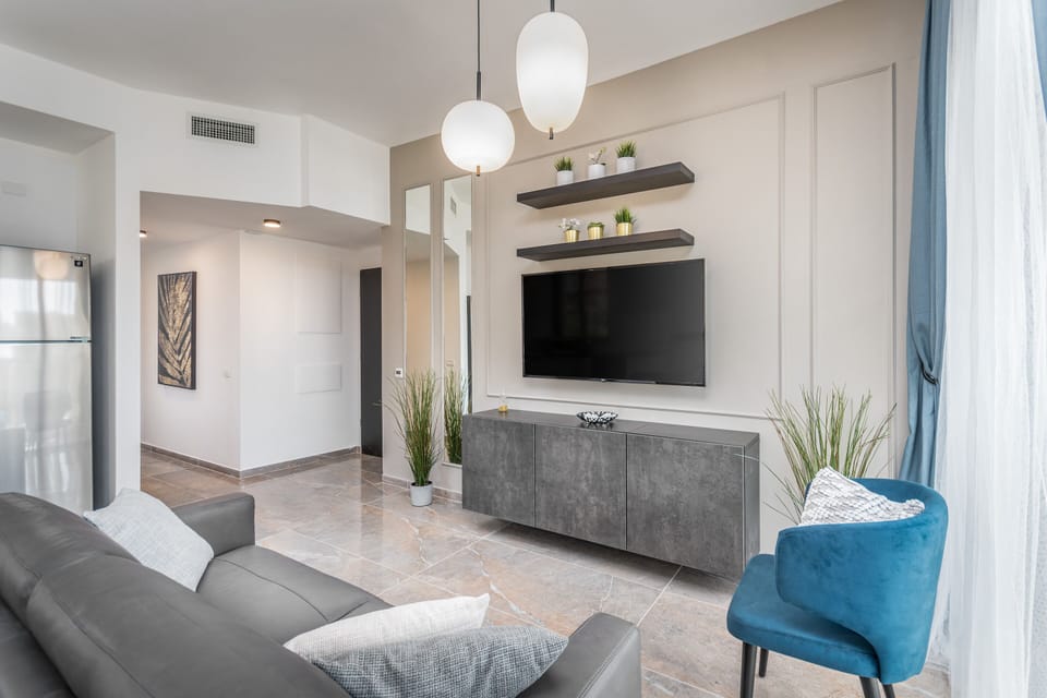 Living Room / Lounge