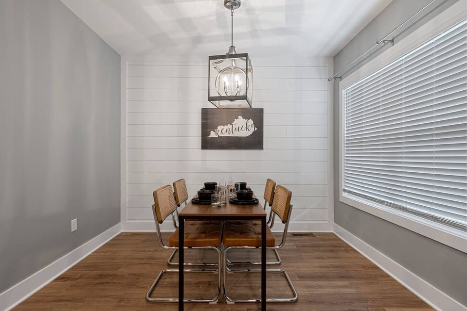 Inviting Dining Room for Guests - Picture #2