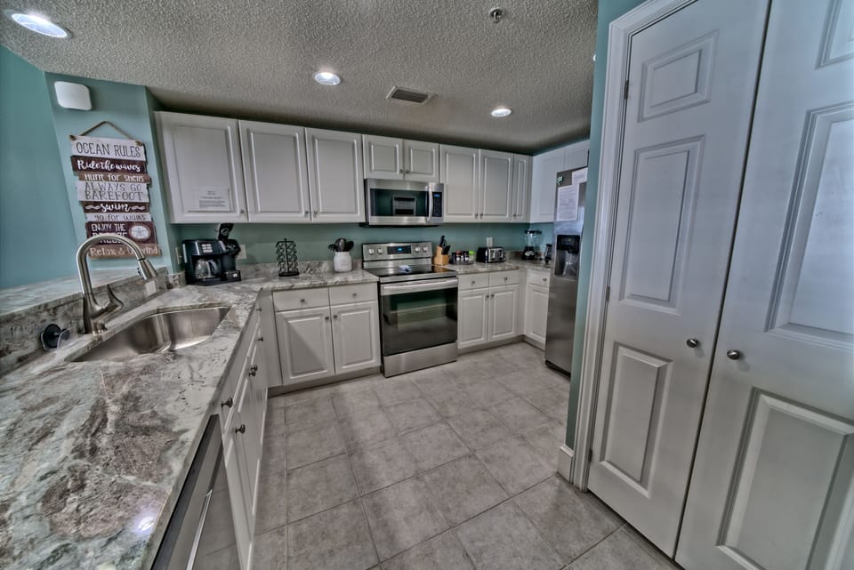 Fully Equipped Kitchen!!!