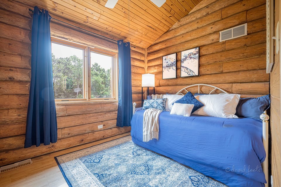 Upstairs bedroom with pull out twin or combined king
