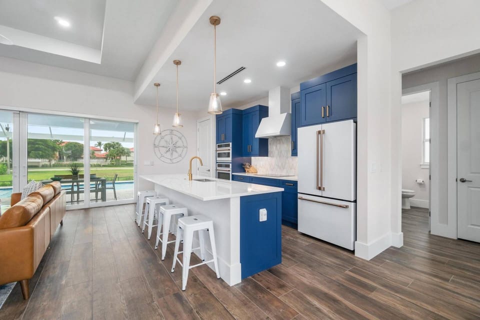 There's nothing like cooking up a vacation meal in a stunning, state-of-the-art kitchen like Deja Blu's!