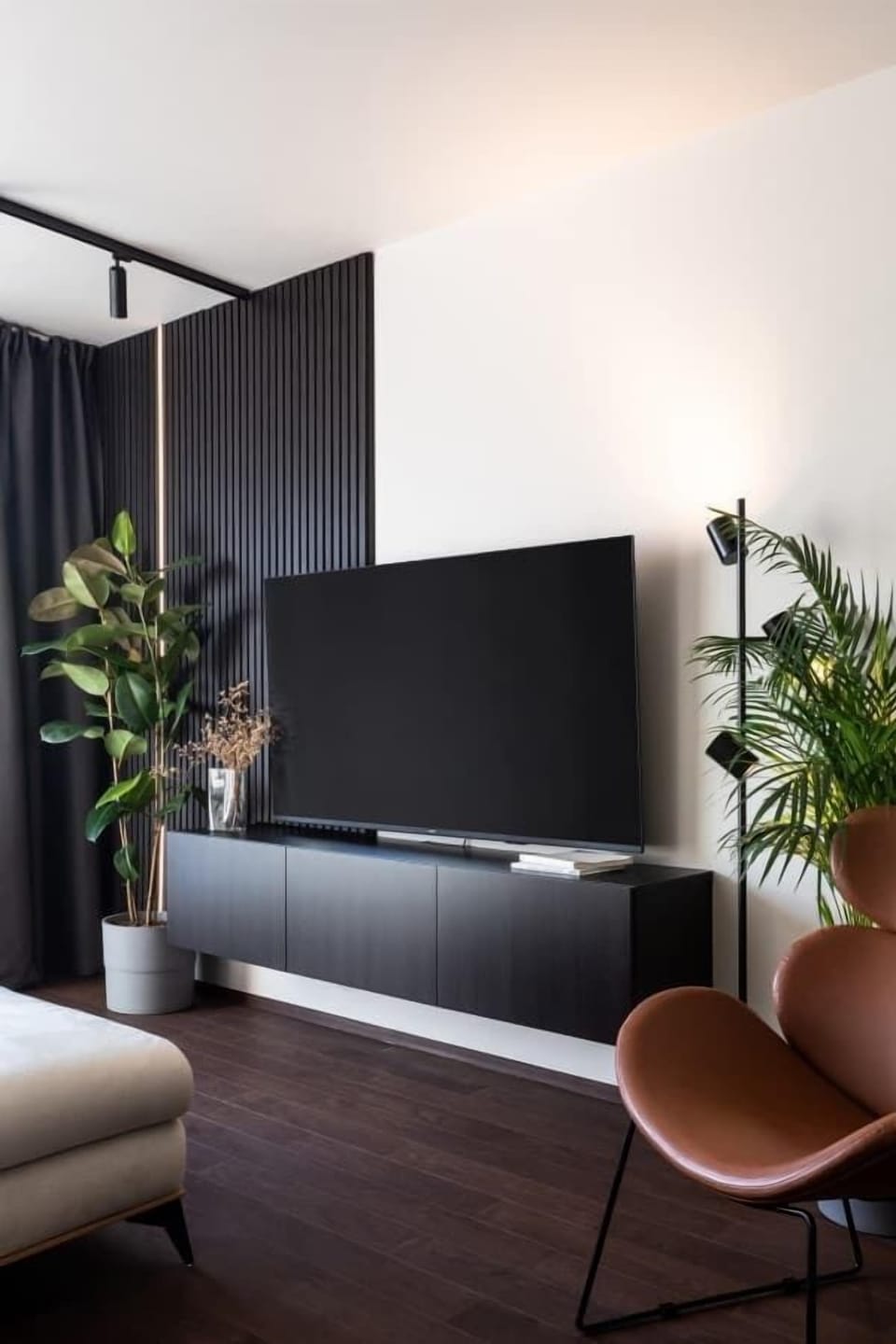 Main opened bedroom has a TV with Netflix