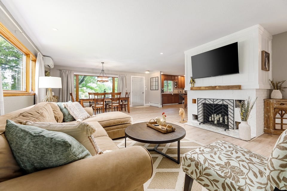 Renovated Farmhouse – Stylish 3BR home with modern finishes
