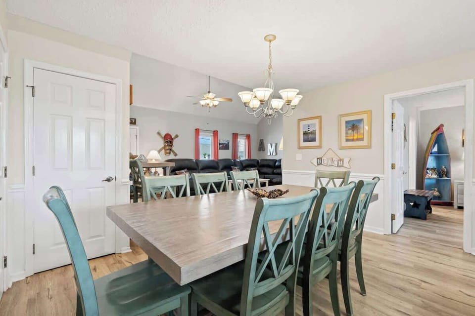 Dining/Living Areas