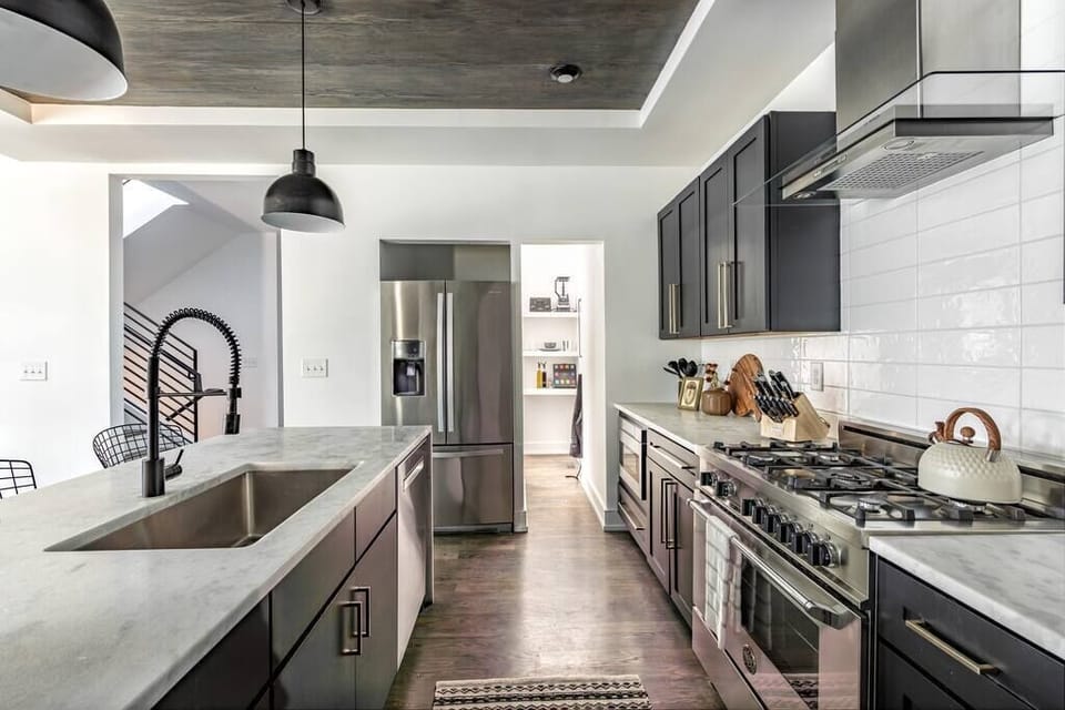 Full Kitchen!