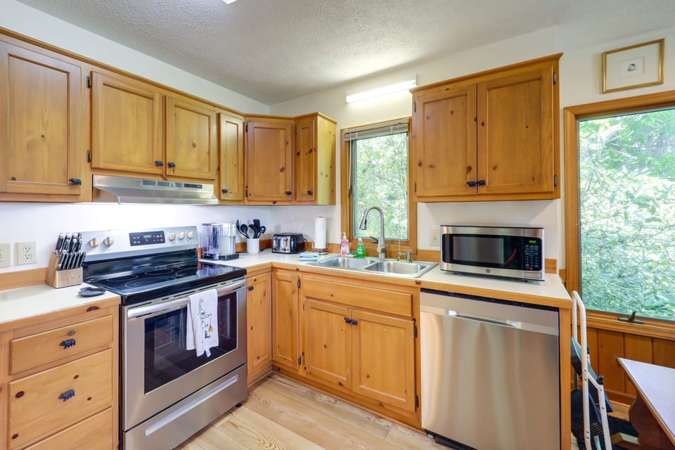 Kitchen | Cooking Basics | Main Level