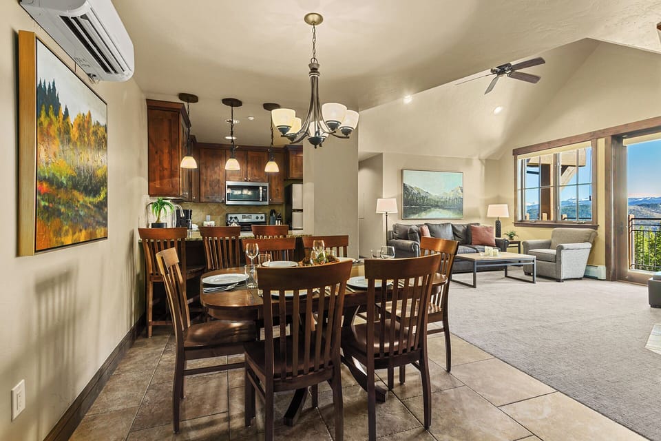 Dining room - table for 6