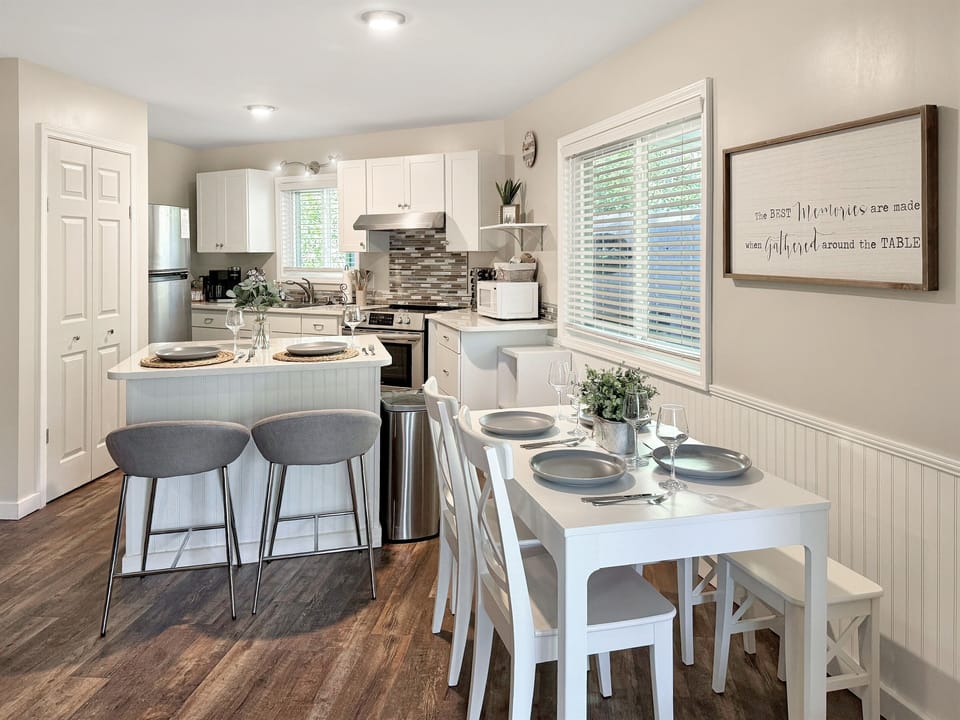 Fully stocked kitchen, new appliances, new kitchen table