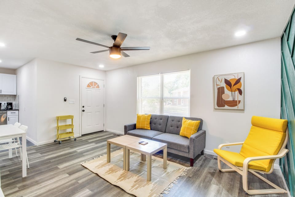 Living Room | Smart TV | Central A/C & Heat