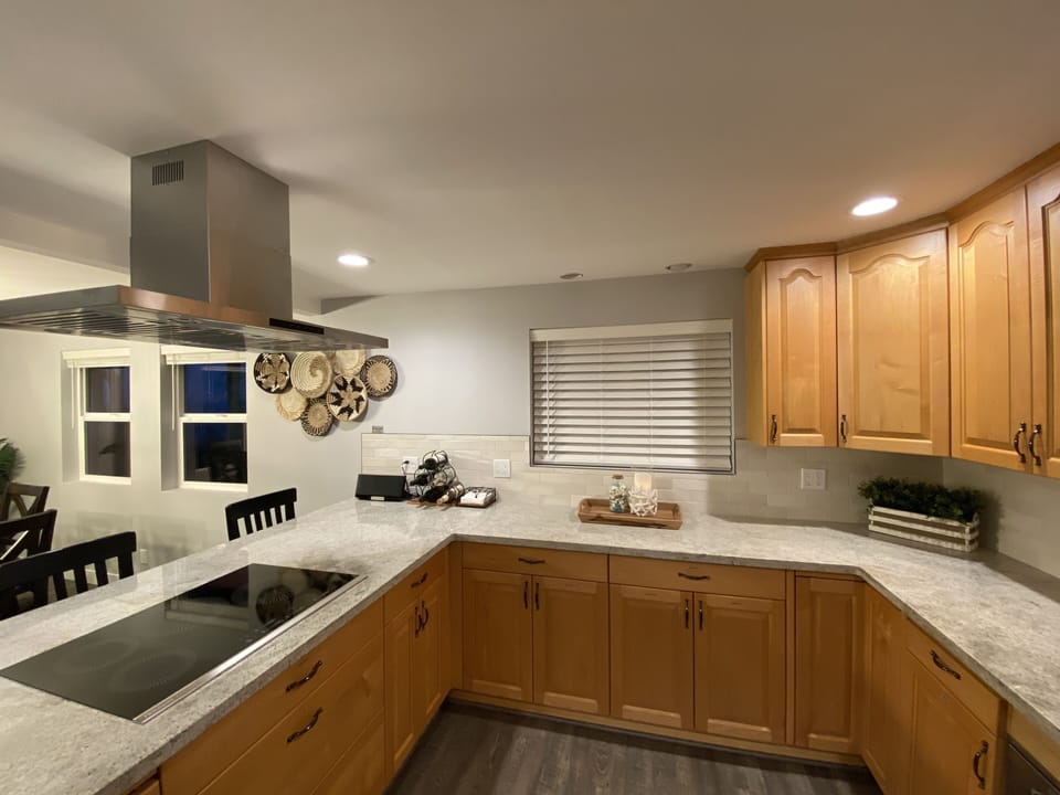 Kitchen has everything you may need.