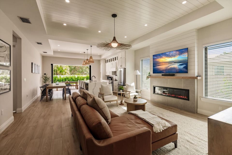 Living Room, Smart TV, Indoor Fireplace.