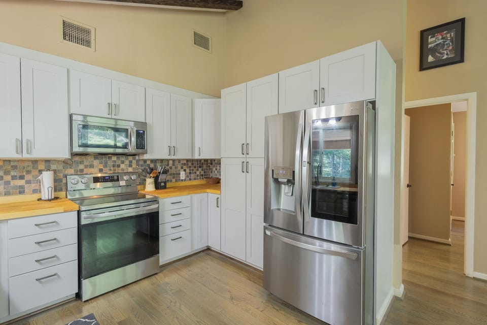 Kitchen equipped with everything you need. 