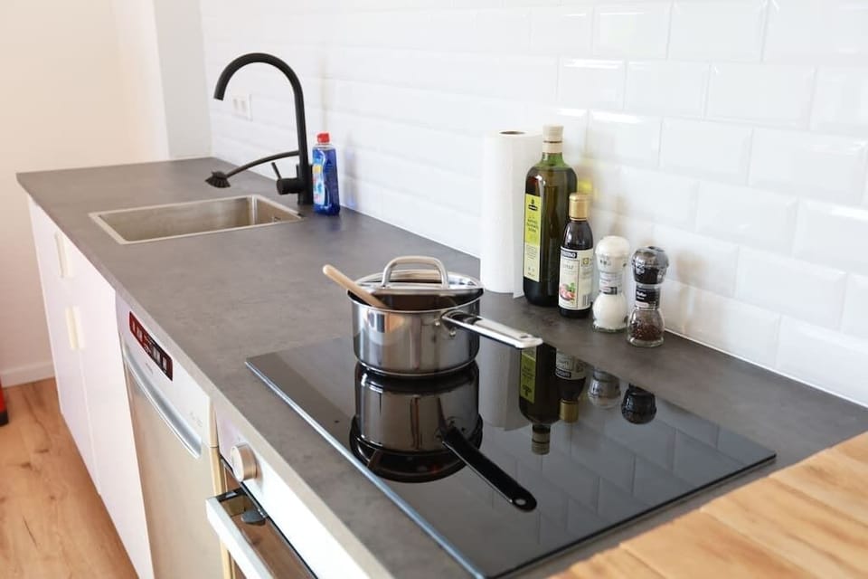 Fully equipped kitchen (2)