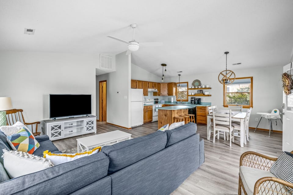 KDN9904: OBX Getaway | Top Level Living Area