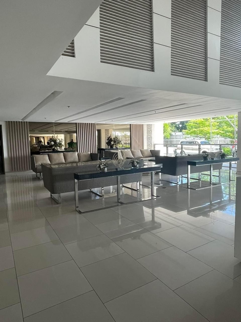 Lobby (Building 5)