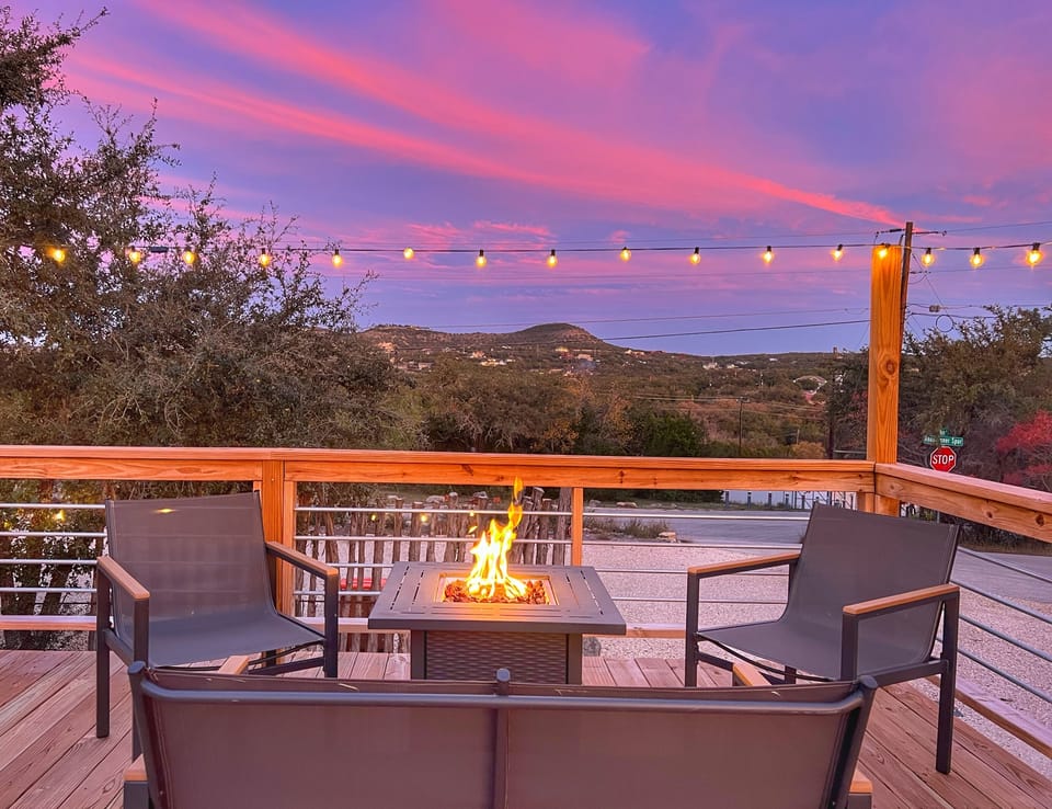 Sunnyside Oasis: Firepit with a view