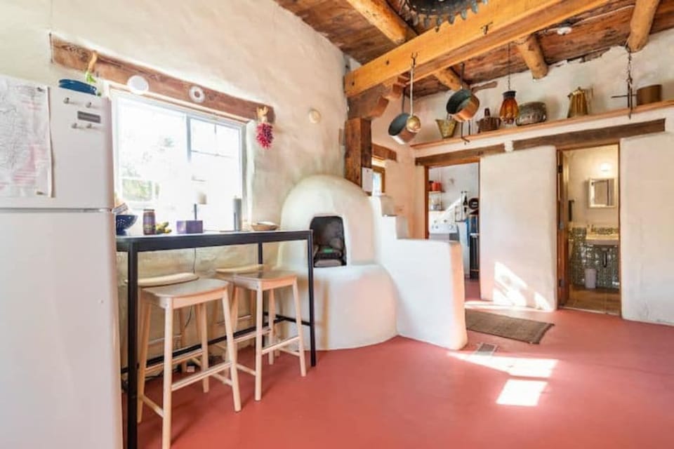 South kitchen - High table