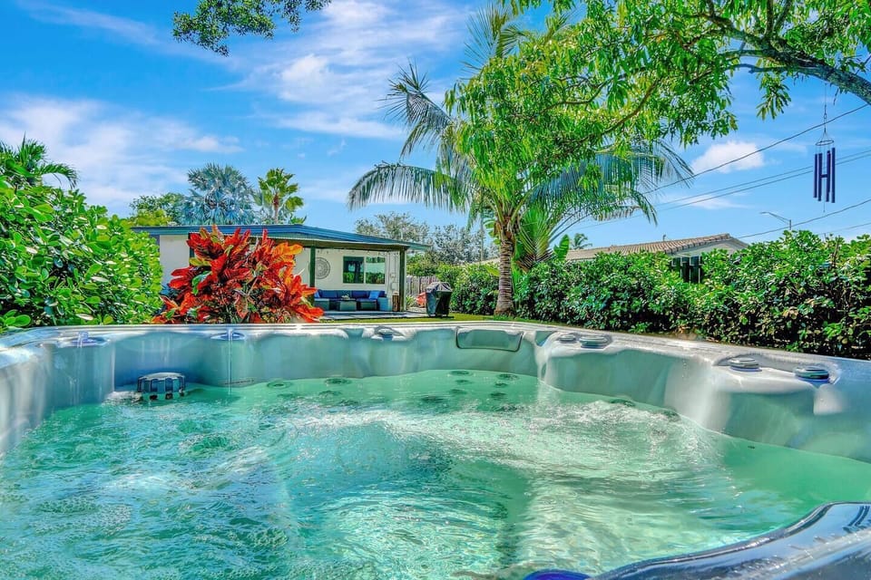 Outdoor spa tub