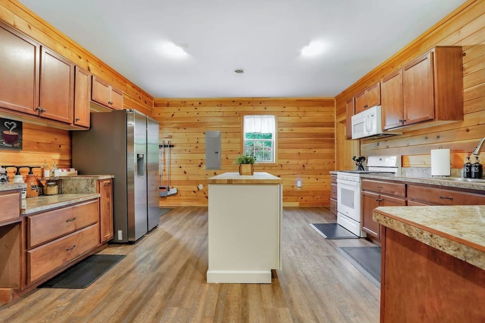 Fully Stocked Kitchen with all necessities to make the perfect family meal.