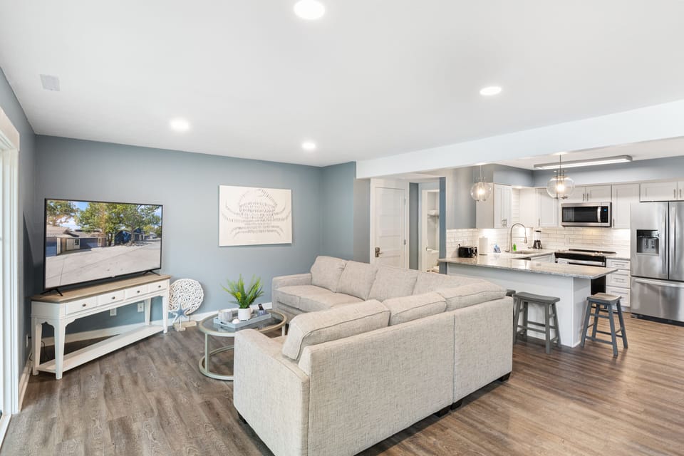 Ease of Kitchen Access from the Living Room