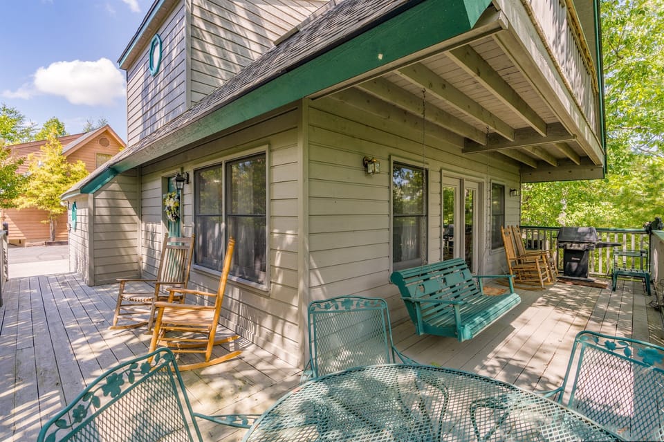 Large deck great for enjoying the warm weather