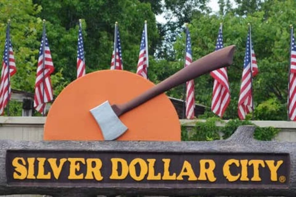 Our resort is the closest to Silver Dollar City, with the theme park right next door! Experience the ultimate convenience and avoid the traffic that can often back up for miles when entering from Branson proper