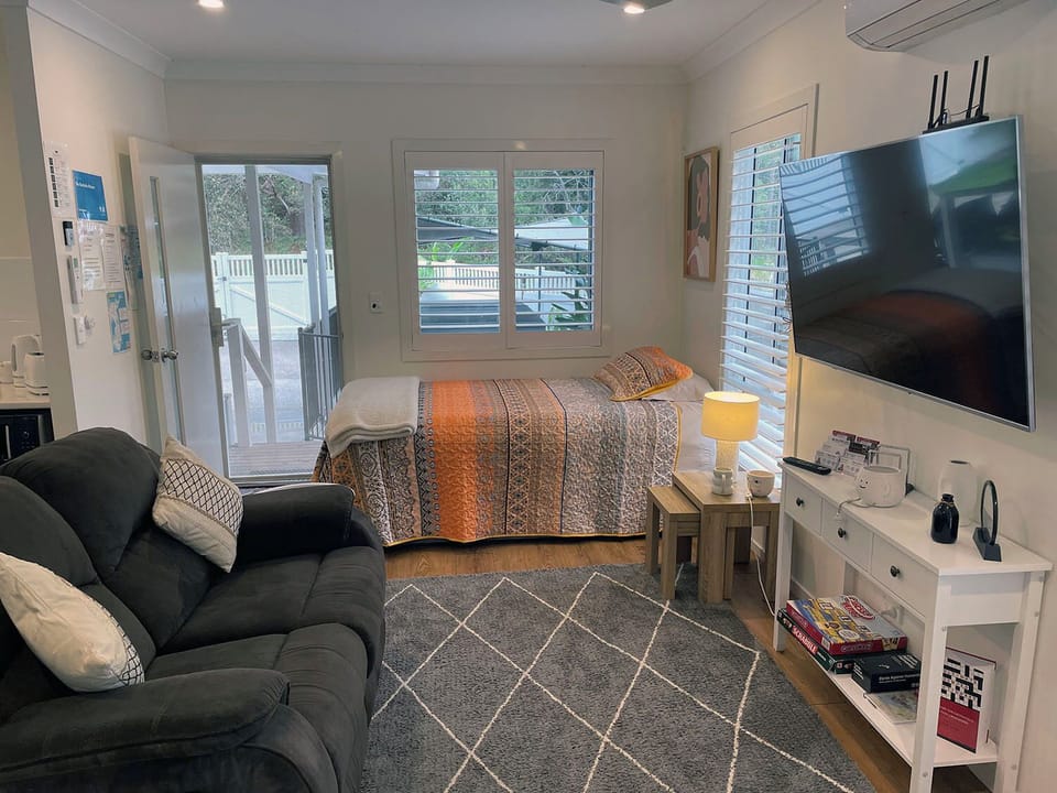 Living/Single bed