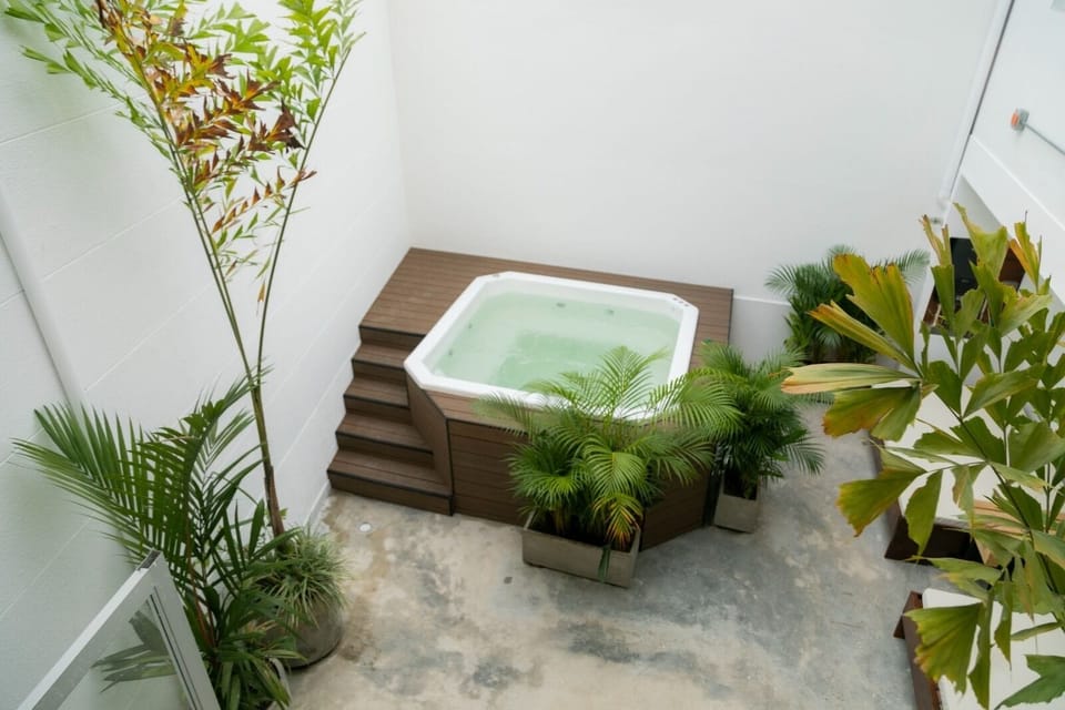 Indoor spa tub