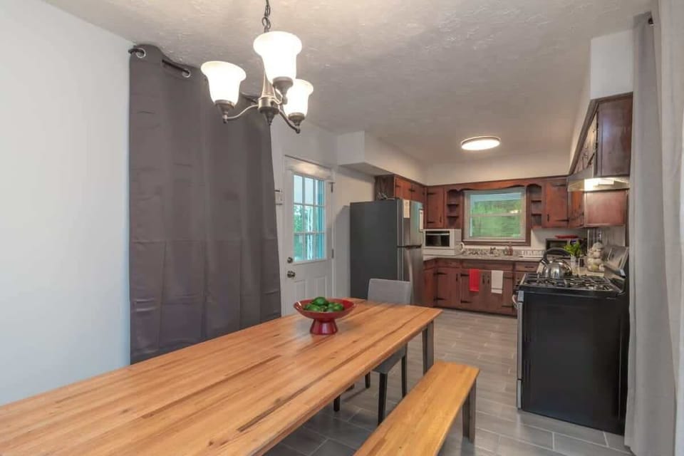 Cozy spot for family dinners