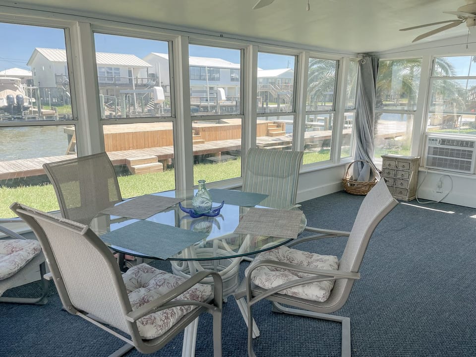 Back Deck Dining Area 