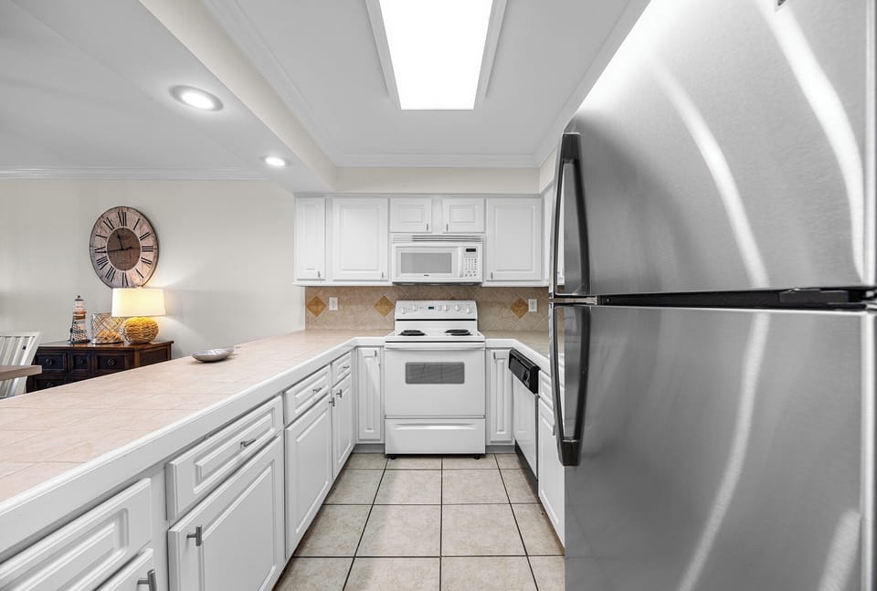 Huntington By The Sea 302 Kitchen Alt