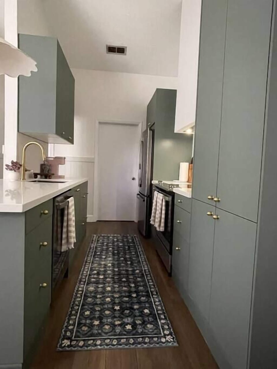 Well-appointed kitchen with microwave, toaster and coffee makers
