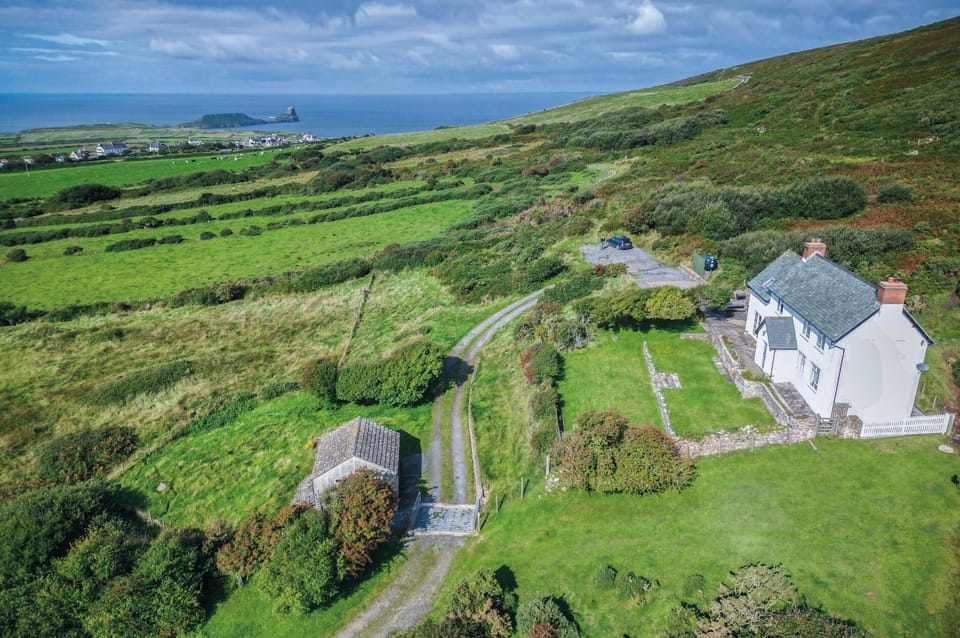 Windy Walls -  3 Bedroom Holiday Home - Rhossili (3660)