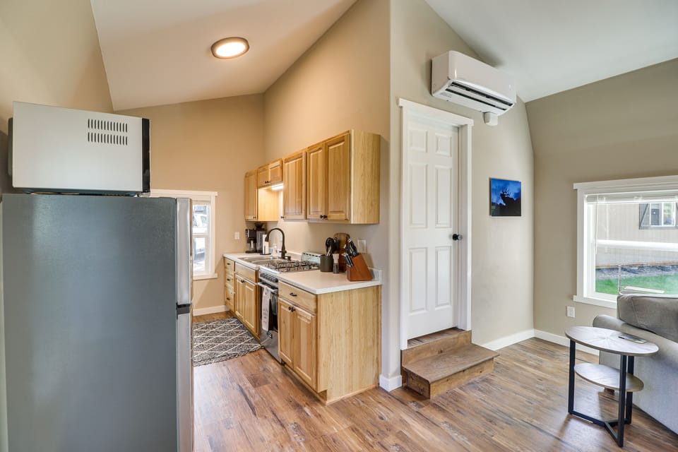 Kitchen | Dishware/Flatware Provided