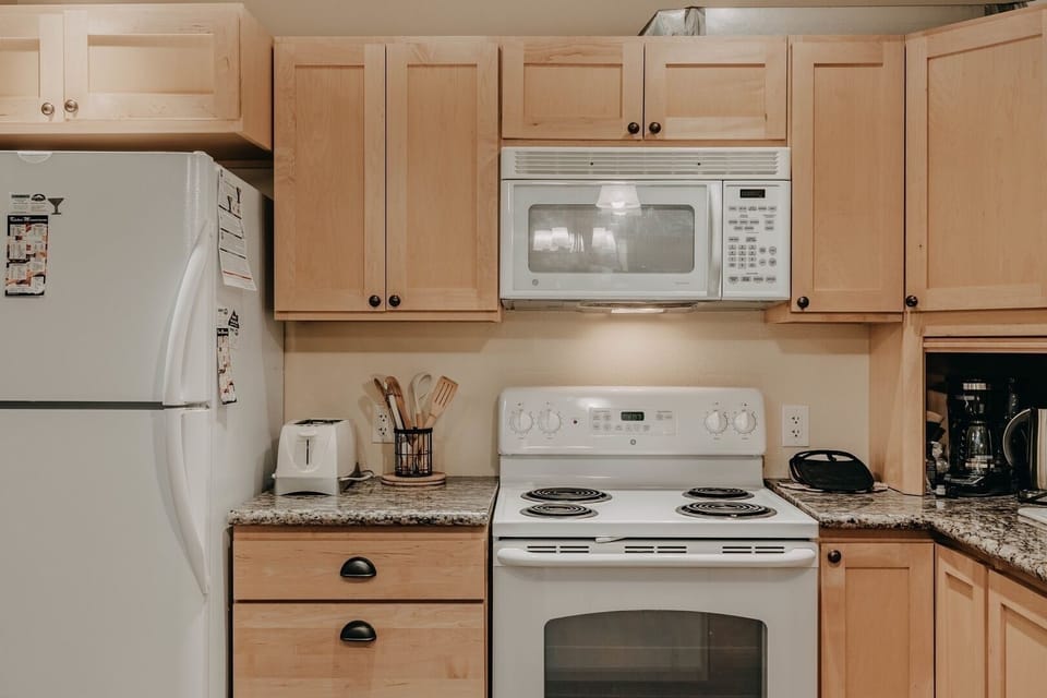 Microwave, Oven, Indoors, Kitchen, Refrigerator