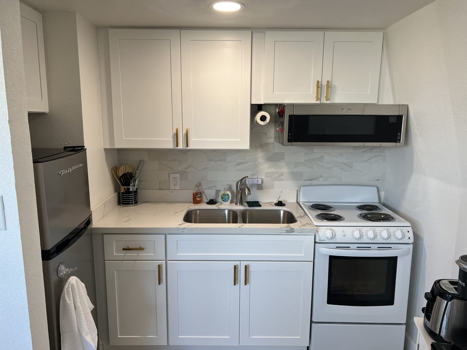 Full Kitchen with Cooking Amenities