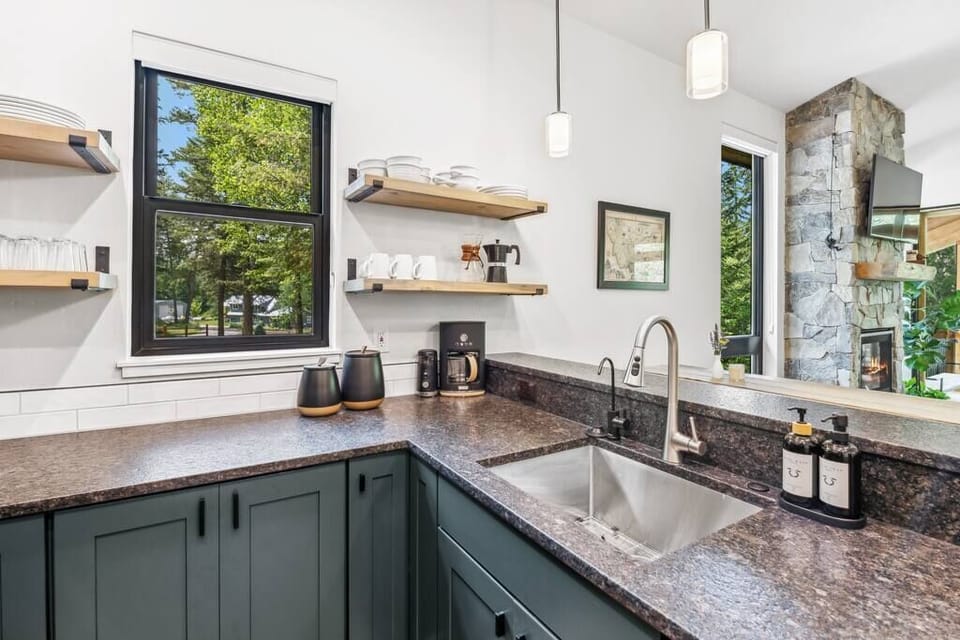 Kitchen (2)