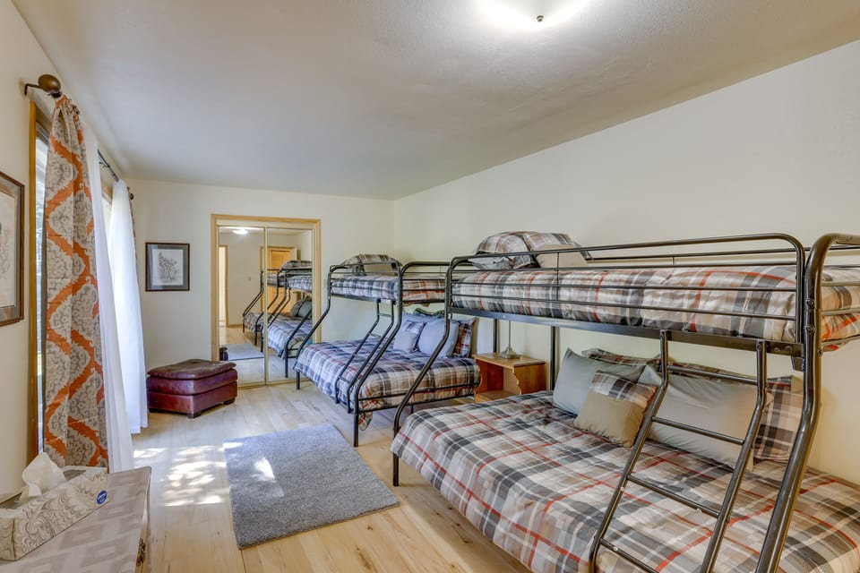 Bedroom 6 | 2 Twin/Full Bunk Beds | Lower Floor