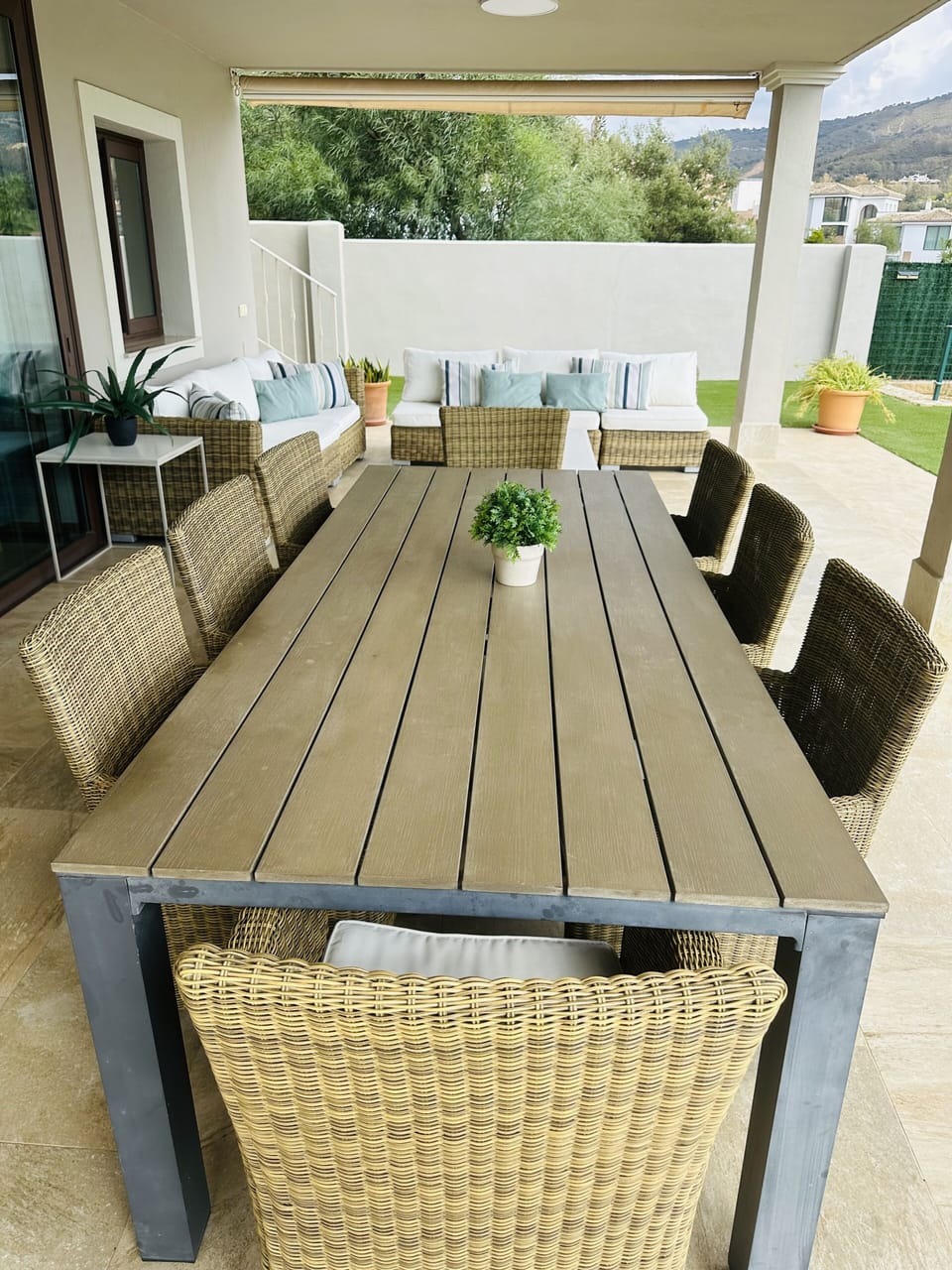 Outdoor dining