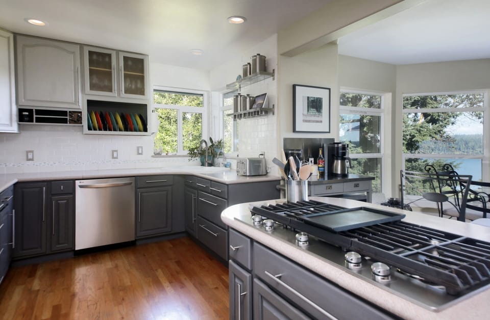 Sleek countertops to match the state-of-the-art appliances.