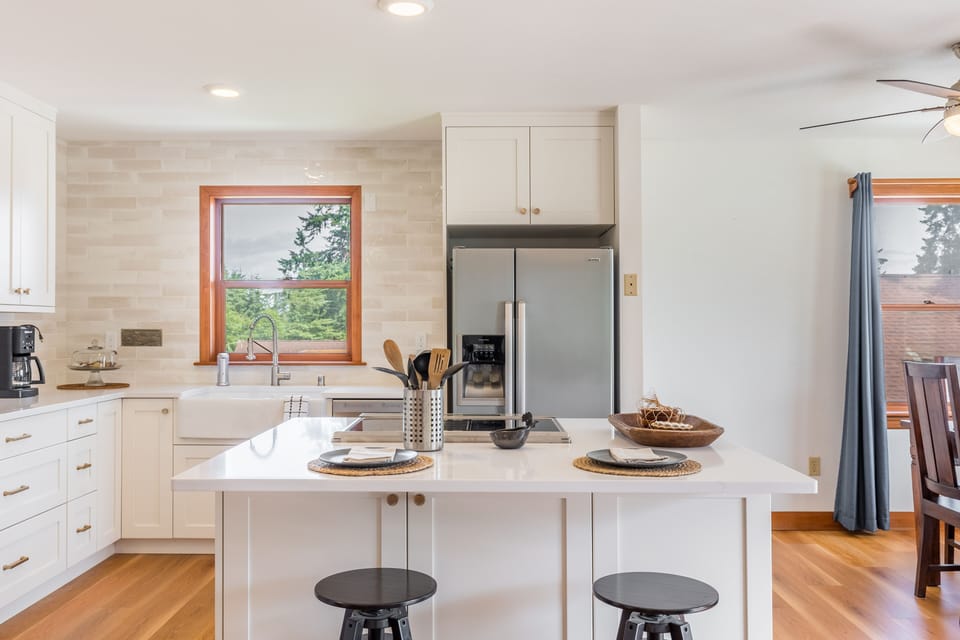 Plenty of space to prepare your meals. 