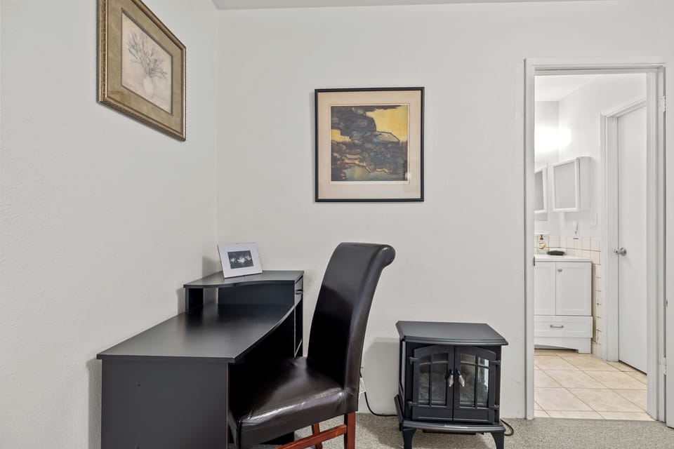 Designated work area in bedroom 2.