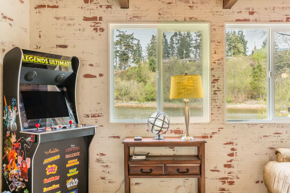 Gamers of all ages will love the variety of options on the arcade console.