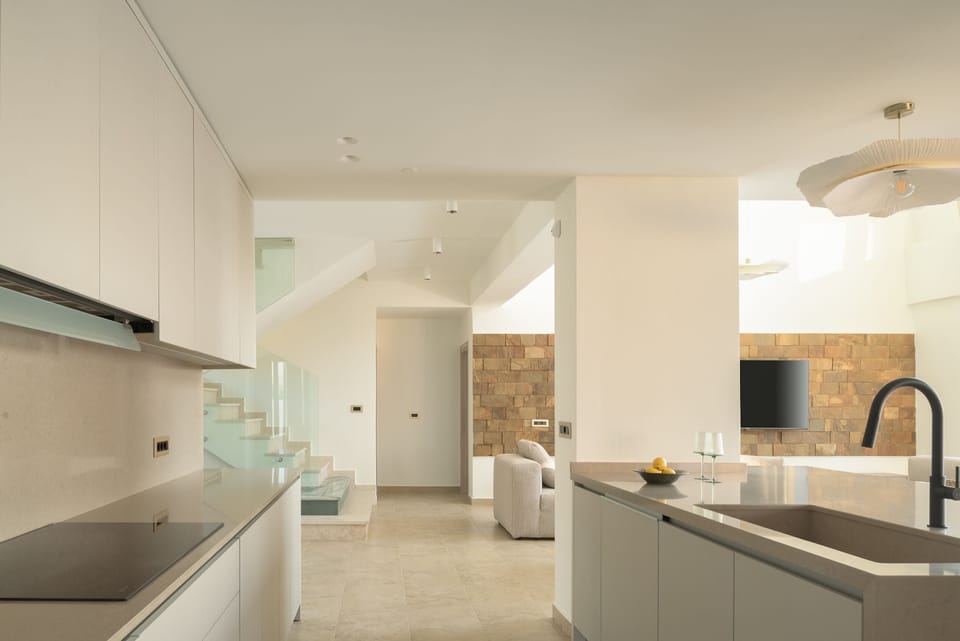 An aspect of the amazing kitchen.