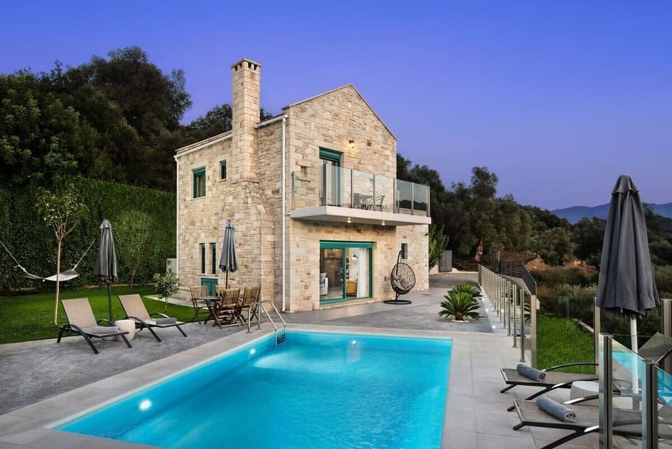Relaxing Private Pool Overlooking the Mountains