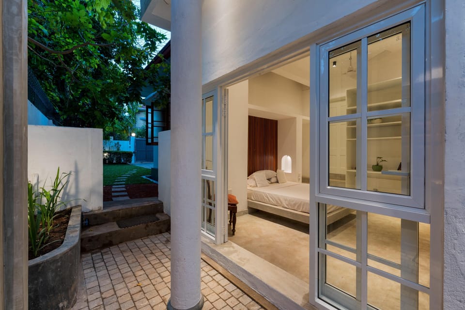 Ground floor , master bedroom with Wifi TV , A/C and fan . 