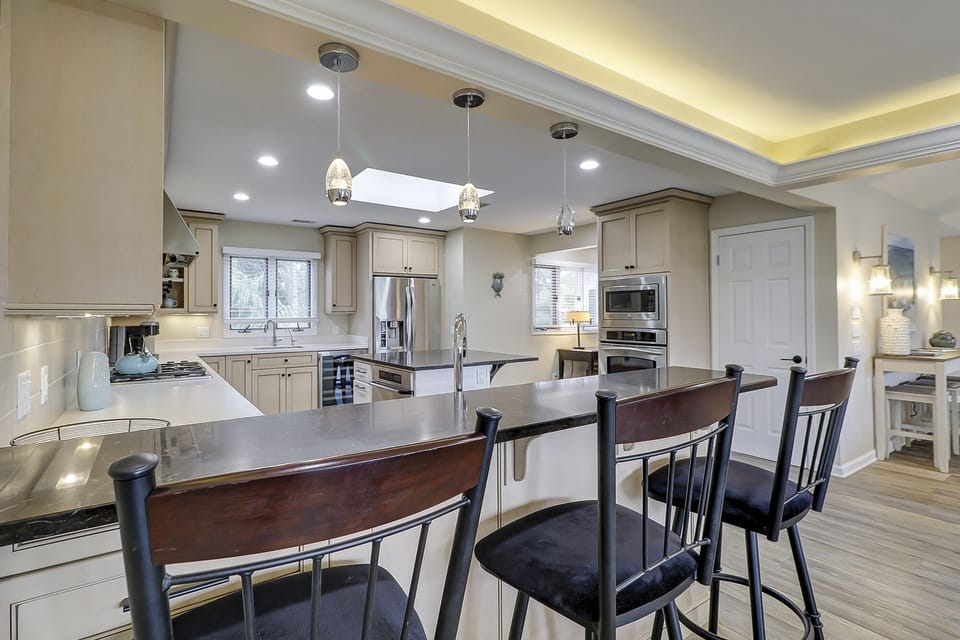 Kitchen bar