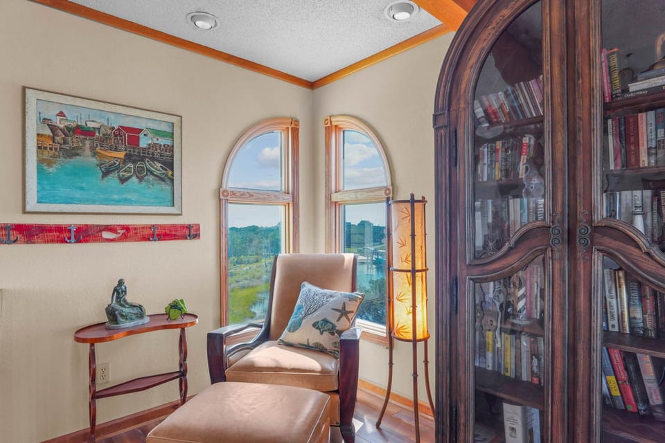 Cozy up with a good book in the reading nook, located right next to the third level king master bedroom.