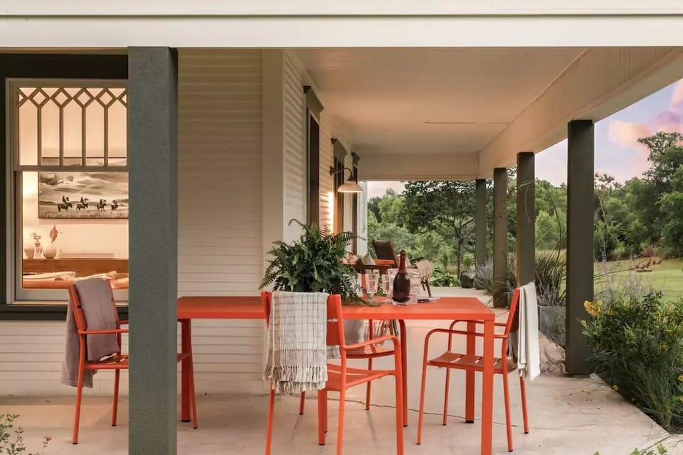 Outdoor dining